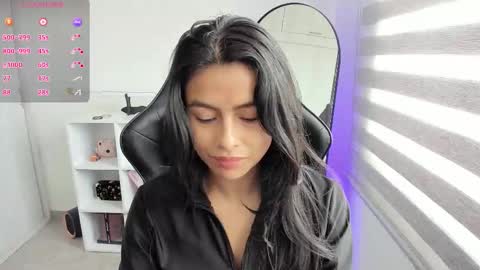 Snapshot of roseparis chatting on 10.26.25 Nat online show from 10.26.25