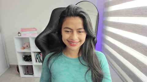 Snapshot of roseparis chatting on 11.02.25 Nat online show from 11.02.25