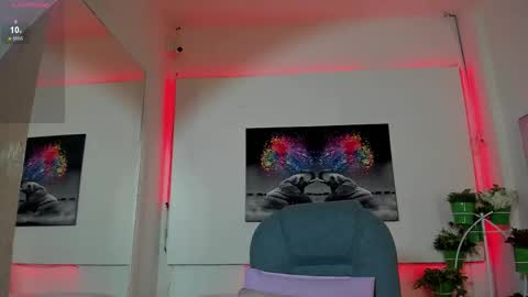 Snapshot of rosi_cooper chatting on 10.29.25 rosi_cooper online show from 10.29.25