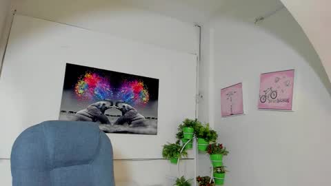 Snapshot of rosi_cooper chatting on 11.04.25 rosi_cooper online show from 11.04.25