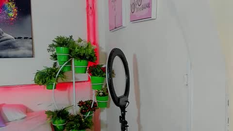 Snapshot of rosi_cooper chatting on 11.14.25 rosi_cooper online show from 11.14.25