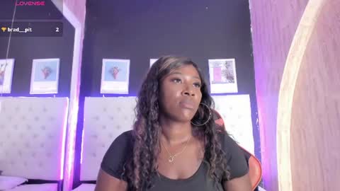 Snapshot of rosi_cooper chatting on 06.25.26 rosi_cooper online show from 06.25.26