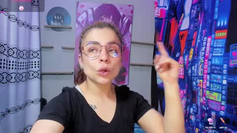 Snapshot of rosse_25 chatting on 01.22.25 Would you like to help me with supplementation and sports suits so I can compete in powerlifting online show from 01.22.25