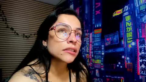Snapshot of rosse_25 chatting on 03.10.25 Would you like to help me with supplementation and sports suits so I can compete in powerlifting online show from 03.10.25