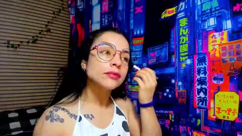 Snapshot of rosse_25 chatting on 03.11.25 Would you like to help me with supplementation and sports suits so I can compete in powerlifting online show from 03.11.25