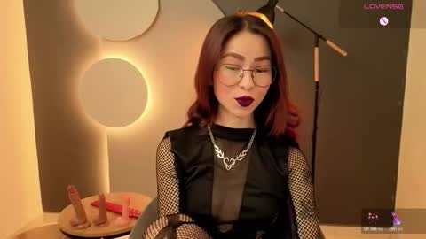 Miss Rosse online show from 11.05.25