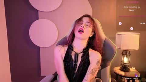Snapshot of rosse_98_ chatting on 06.11.26 Miss Rosse online show from 06.11.26