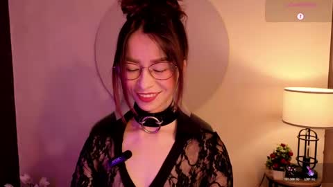 Snapshot of rosse_98_ chatting on 06.21.26 Miss Rosse online show from 06.21.26