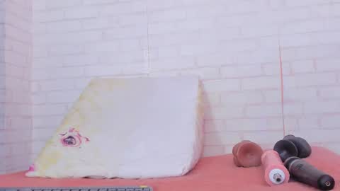 rosse_thompson11 online show from 01.28.25