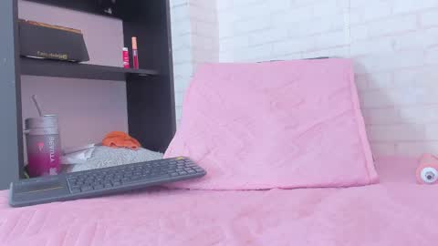 rosse_thompson11 online show from 02.27.25