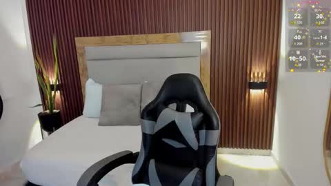 Snapshot of rossie_lanie_ chatting on 03.18.26 rossie_lanie_ online show from 03.18.26