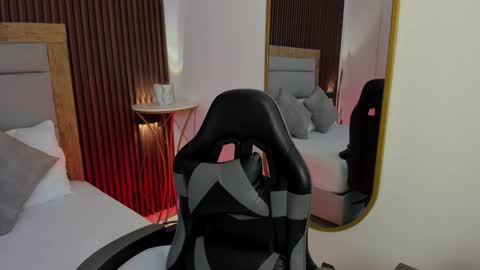 Snapshot of rossie_lanie_ chatting on 03.26.26 rossie_lanie_ online show from 03.26.26