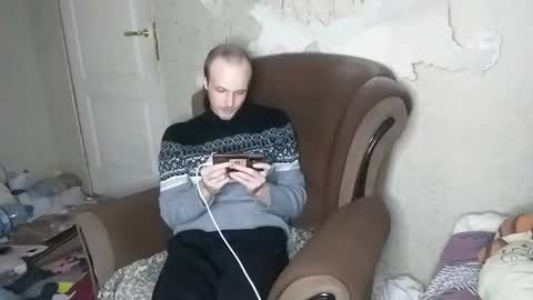 Snapshot of rostislav00 chatting on 12.17.24 Ros online show from 12.17.24