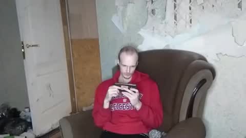 Snapshot of rostislav00 chatting on 01.12.25 Ros online show from 01.12.25