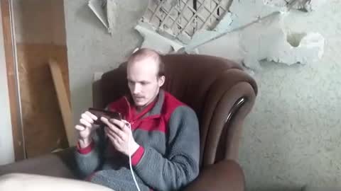 Snapshot of rostislav00 chatting on 03.02.25 Ros online show from 03.02.25