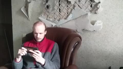 Snapshot of rostislav00 chatting on 03.04.25 Ros online show from 03.04.25