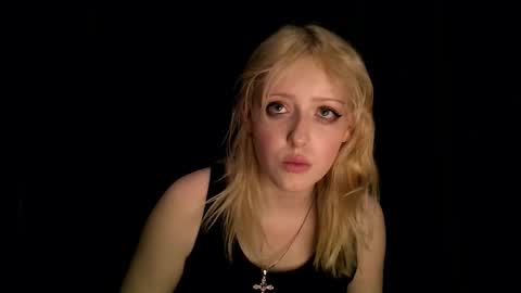 rosy_petal online show from 10.16.25