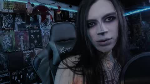 Snapshot of rotten_dreams chatting on 09.29.25 rot online show from 09.29.25