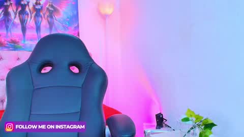 Snapshot of roulyy chatting on 01.24.25  JESSY ROULY online show from 01.24.25