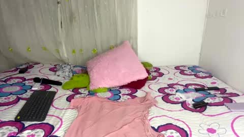 Snapshot of rousemilf4u chatting on 02.23.25 rouse online show from 02.23.25