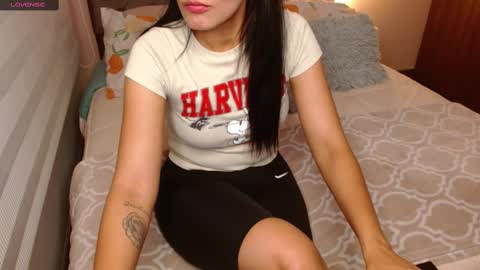 Rouss marie henao  online show from 02.12.25