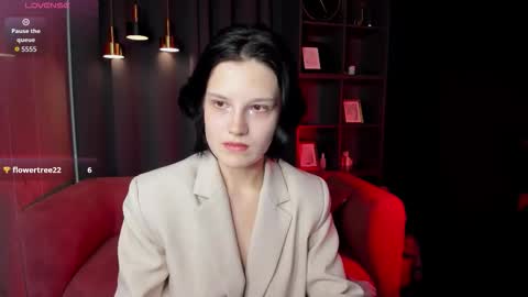 rowenmoon online show from 12.18.25