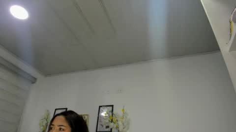 Snapshot of roxan_ne chatting on 12.31.24 Roxx online show from 12.31.24