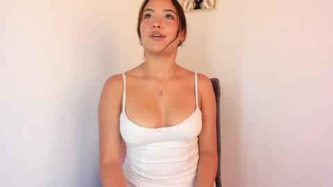 Snapshot of roxan_ne chatting on 03.10.25 Roxx online show from 03.10.25