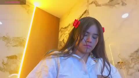 Snapshot of roxan_v chatting on 07.21.26 roxan_v online show from 07.21.26