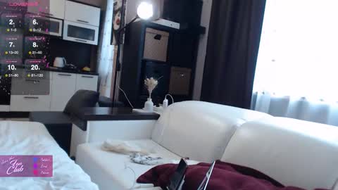 Roxana online show from 10.15.25