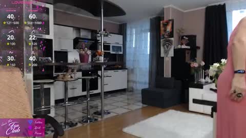 Snapshot of roxana_brooks chatting on 03.19.26 Roxana online show from 03.19.26