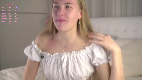 Anna Lokiss online show from 11.05.25