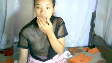 Snapshot of roxanne_98 chatting on 01.30.25 roxanne_98 online show from 01.30.25
