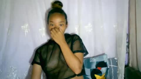 Snapshot of roxanne_98 chatting on 02.12.25 roxanne_98 online show from 02.12.25