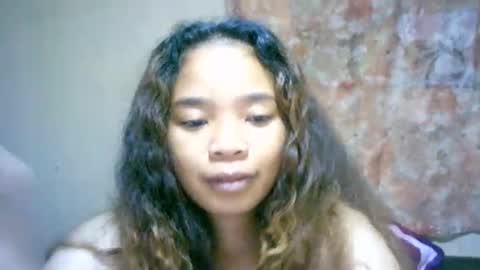 Snapshot of roxanne_98 chatting on 02.28.25 roxanne_98 online show from 02.28.25