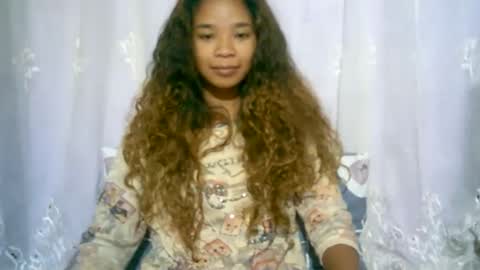 Snapshot of roxanne_98 chatting on 03.01.25 roxanne_98 online show from 03.01.25
