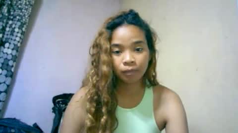 Snapshot of roxanne_98 chatting on 09.27.25 roxanne_98 online show from 09.27.25