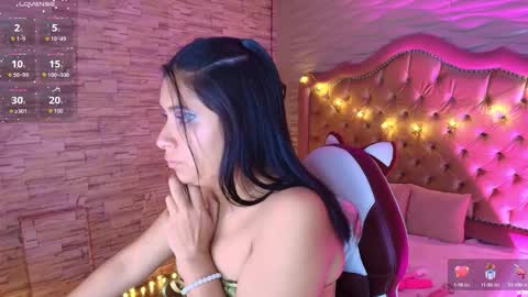 roxanne_han online show from 09.14.25