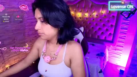 roxanne_han online show from 11.28.25