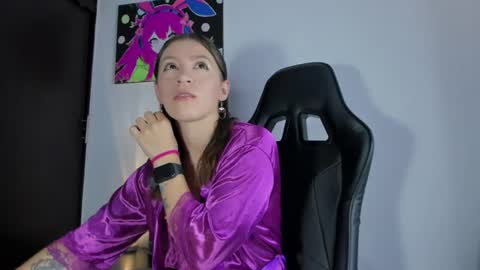 Snapshot of roxanne_jones1 chatting on 07.02.26 roxanne online show from 07.02.26
