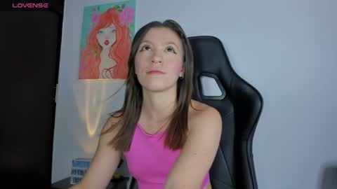 Snapshot of roxanne_jones1 chatting on 07.17.26 roxanne online show from 07.17.26