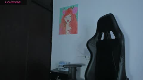 Snapshot of roxanne_jones1 chatting on 07.18.26 roxanne online show from 07.18.26