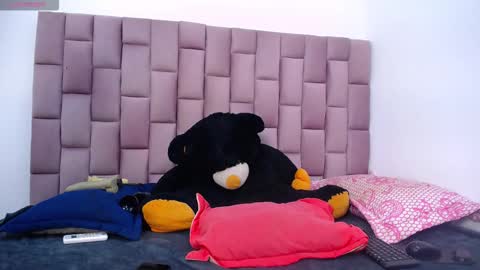 Snapshot of roxannehott chatting on 03.14.26 ross brown online show from 03.14.26