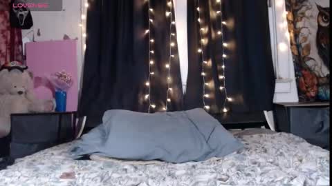 Snapshot of roxanneroulette chatting on 03.20.26 Silver online show from 03.20.26