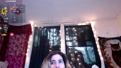 Snapshot of roxanneroulette chatting on 06.14.26 Silver online show from 06.14.26