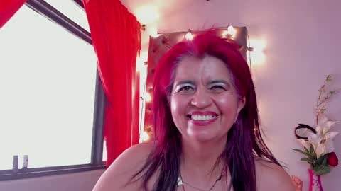Snapshot of roxettemature chatting on 01.21.25 RoxetteMature online show from 01.21.25