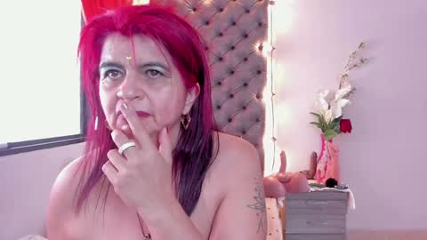 Snapshot of roxettemature chatting on 01.25.25 RoxetteMature online show from 01.25.25