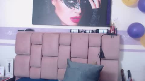 Snapshot of roxettemature chatting on 10.11.25 RoxetteMature online show from 10.11.25
