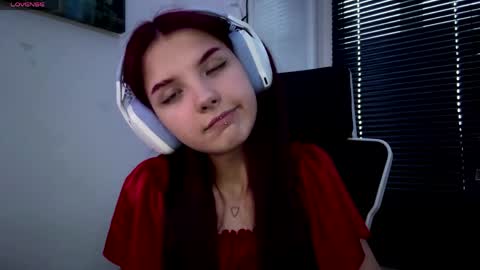 Snapshot of roxiepiurkowski chatting on 04.09.26 Hana online show from 04.09.26