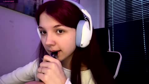 Snapshot of roxiepiurkowski chatting on 04.10.26 Hana online show from 04.10.26